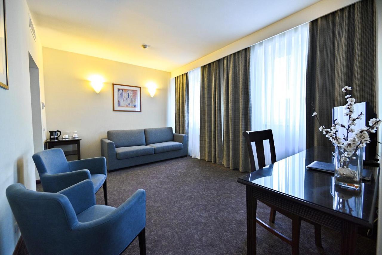 Europe Hotel Erévan Extérieur photo